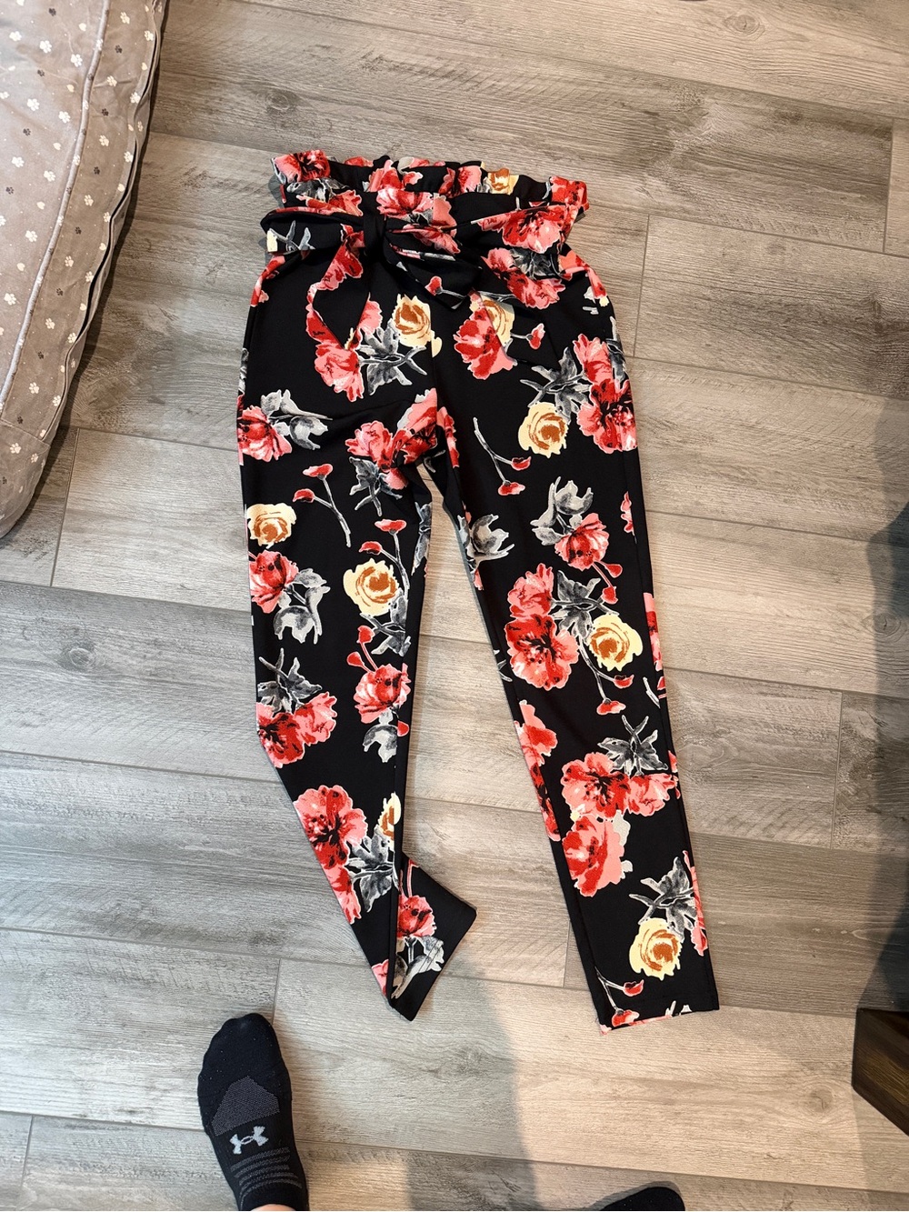 SHEIN Black Floral Paperbag Waist Pants